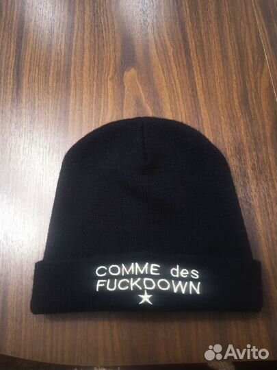 Молодëжная шапка тëплая