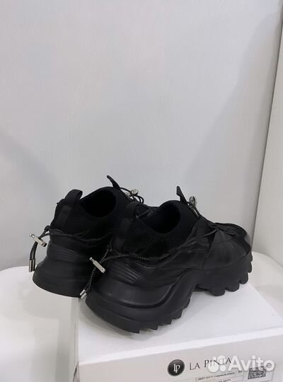 Кроссовки кожа