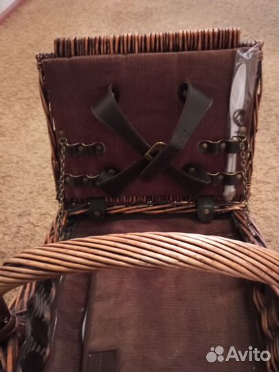 Корзина плетеная для пикника с термокамерой