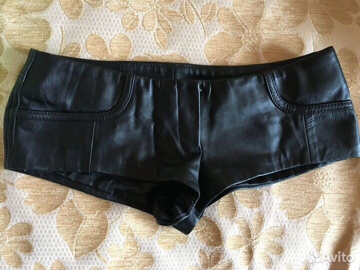 Кожаные шорты женские размер - S