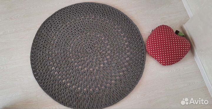 Ковер вязанный
