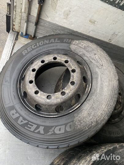 Колёса с дисками на тягач