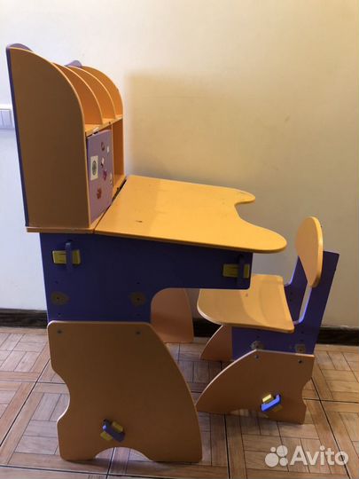 Стол со стулом для дошкольников и первоклашек