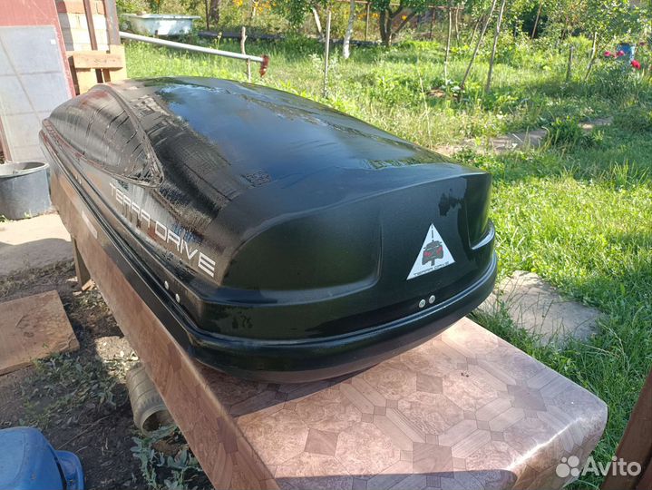 Автобокс на крышу автомобиля