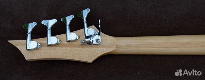 Бас Carvin JB 4 USA. Custom shop
