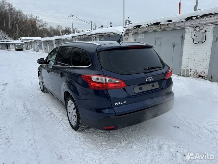 Ford Focus 1.6 МТ, 2012, битый, 175 000 км
