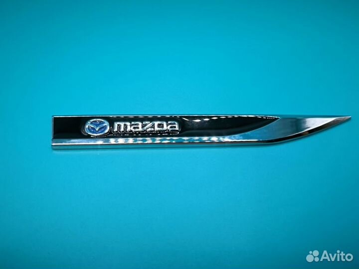 Наклейки на крыло Mazda комплект металл