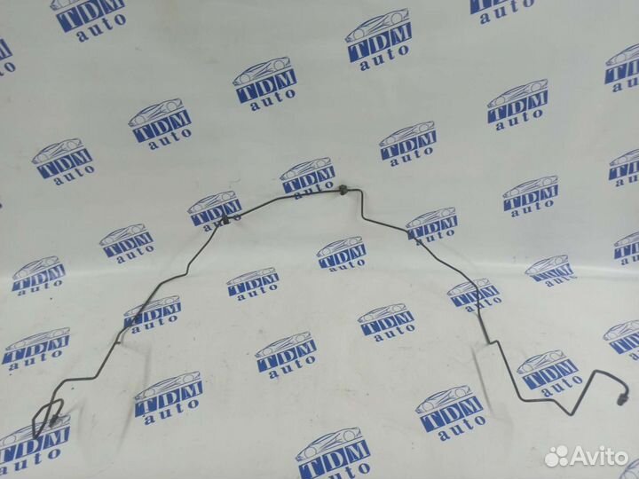 Тормозная трубка правая передняя Mercedes w204