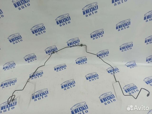 Тормозная трубка правая передняя Mercedes w204