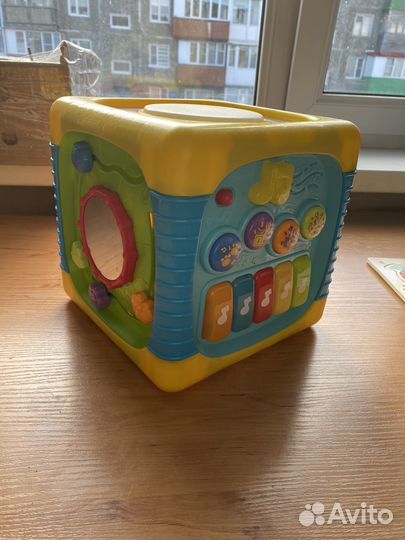 Развивающие игрушки для малышей пакетом