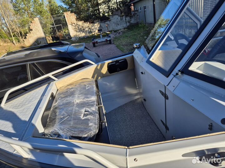 Катер Berkut M DC