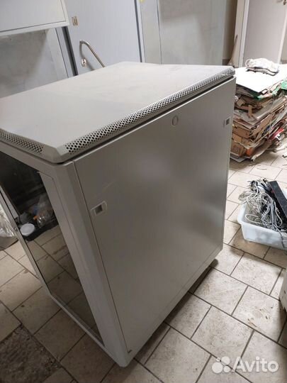 Серверный (коммутационный) шкаф