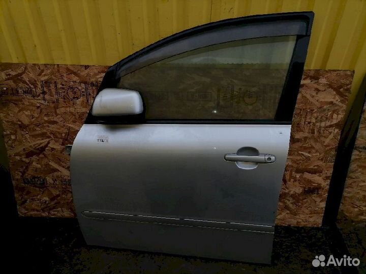 Дверь передняя левая Toyota Ipsum ACM26