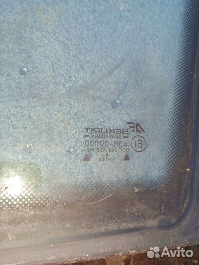 Стекло заднее левое Seat Alhambra 1999г