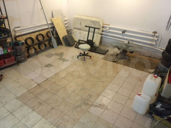 Гараж, > 30 м²