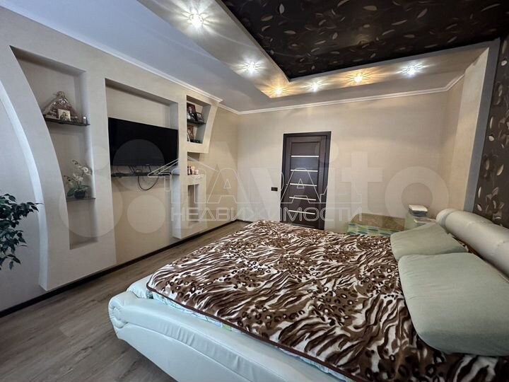 2-к. квартира, 77 м², 7/11 эт.