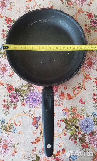 Сковородки разные блинные, крышки и кострюли