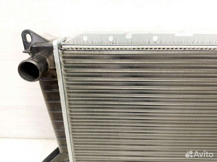 Радиатор охлаждения Ford Trasit 2,5D. oe94vb8005hb