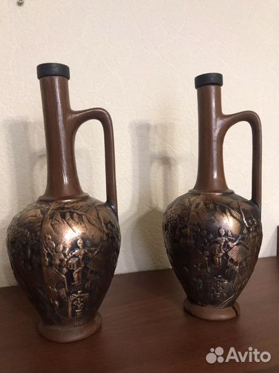 Бутылки кувшины от грузинких вин