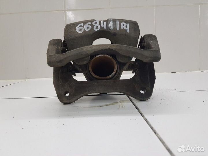 Суппорт передний правый (Genesis G70)