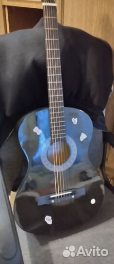 Акустическая гитара