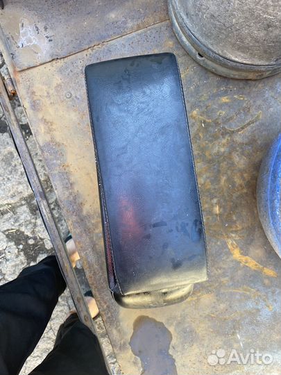 Подлокотник на ваз 2107