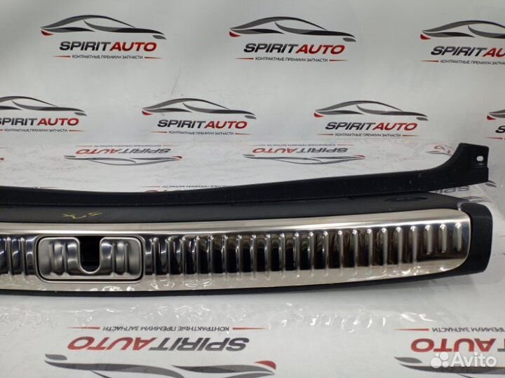 Накладка замка багажника Kia K 900 2 2018-2024