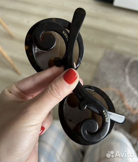 Солнечные очки prada