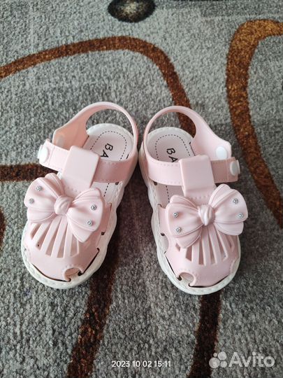 Продам сандали