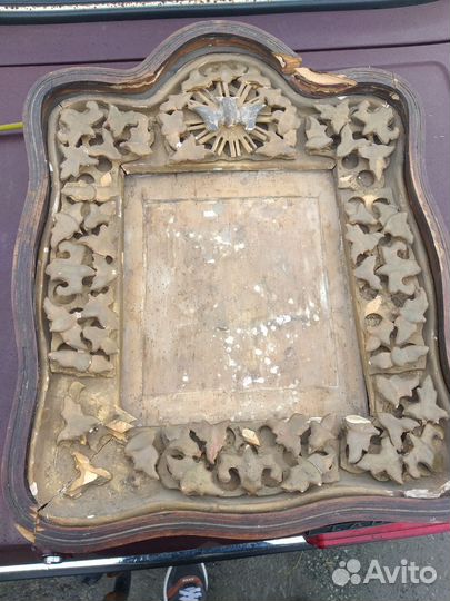 Старинный киот с лепниной под аналойную икону