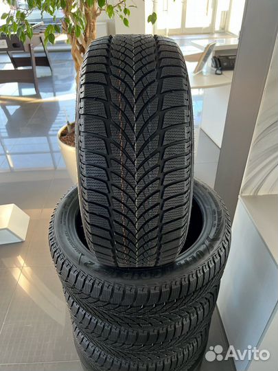Goodyear UltraGrip Ice 2 235/45 R18 98T