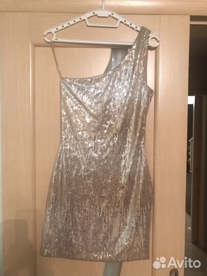 Красивое платье 44 размера