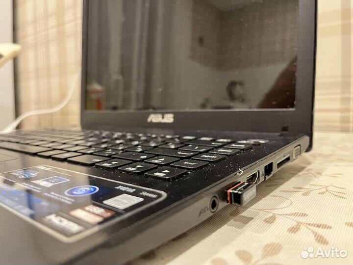 Ноутбук asus