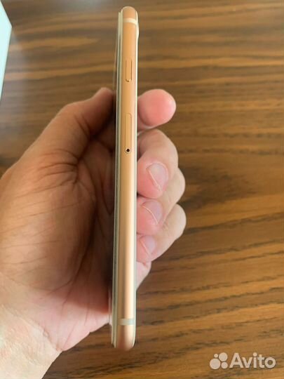 Телефон iPhone 8 64 gb