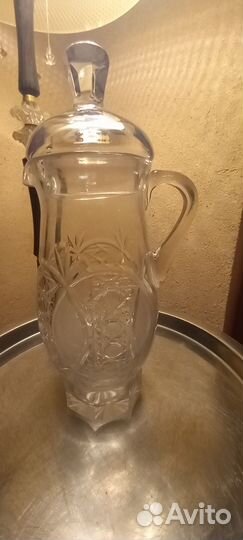 Хрустальный кувшин и фужеры