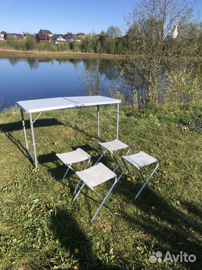 Раскладной стол и стулья