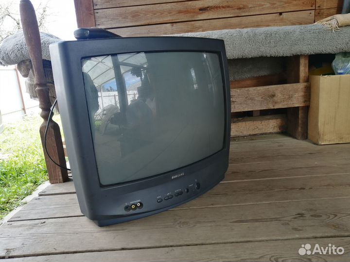 Телевизор Samsung 20 дюймов