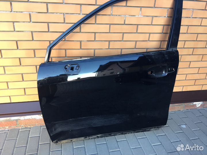 Продается дверь к автомобилю Субару Форрестер