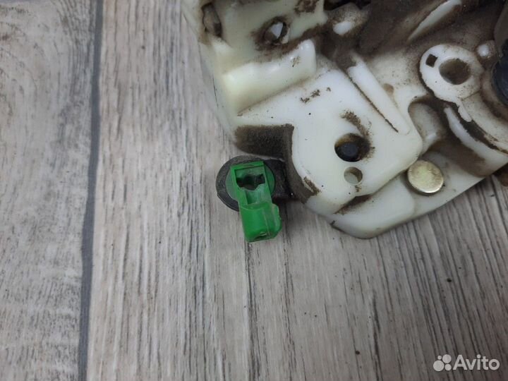 Замок двери передней левой Maxima А32