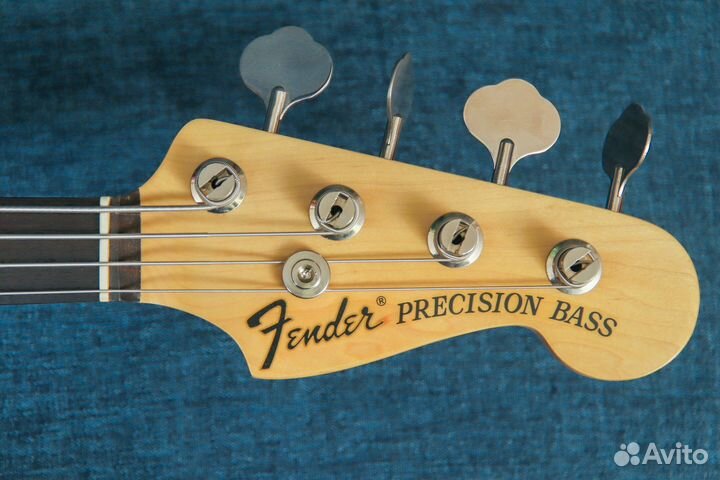 Fender PB-70 Precision Bass