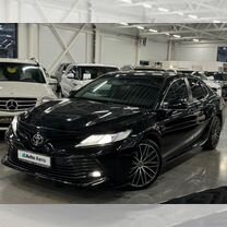 Toyota Camry 2.0 AT, 2018, 117 000 км, с пробегом, цена 2 798 000 руб.