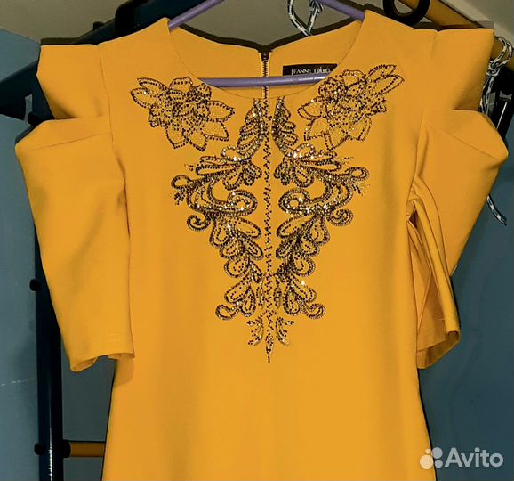 Платье женское