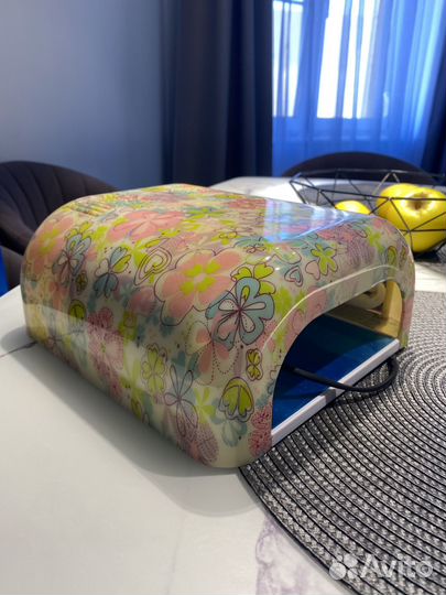 Лампа для сушки ногтей