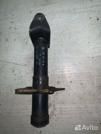 Кронштейн усилителя бампера передний правый