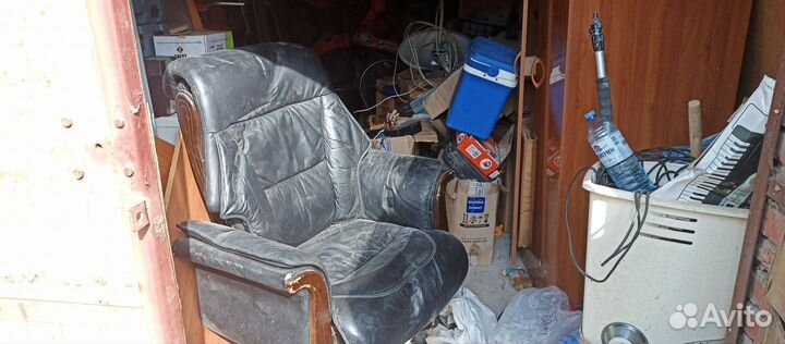 Кресло руководителя, армбластер, ключница