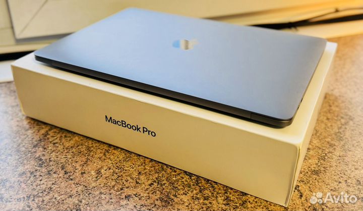 Apple macbook pro 13 2020 i5 8/256