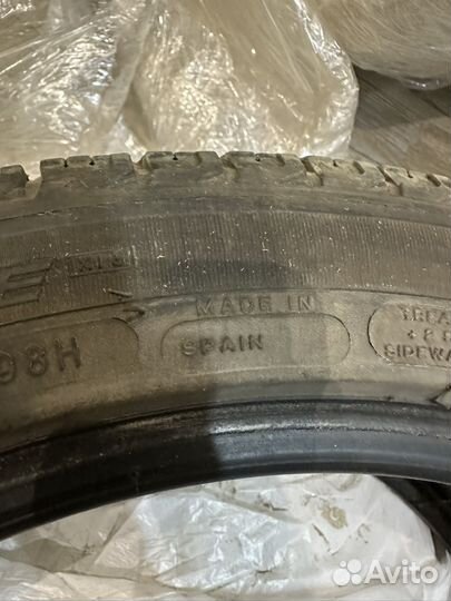 Michelin X-Ice XI3 235/45 R18