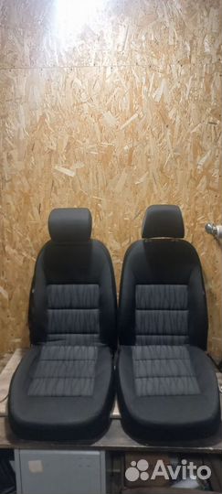 Комплект передних сидений Skoda Octavia A5
