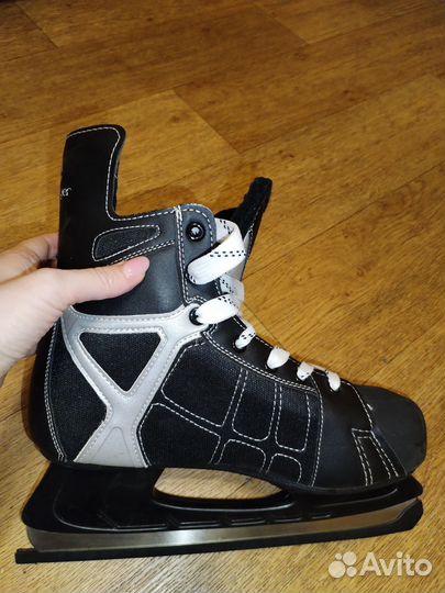 Коньки хоккейные