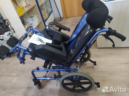 Детское кресло-коляска инвалидное